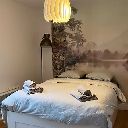 Apartment Disneyland 77